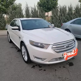 Ford Taurus 2018