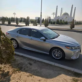 Toyota Camry 2018