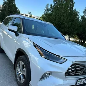 Toyota Highlander 2022