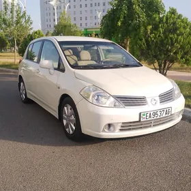 Nissan Tiida 2008