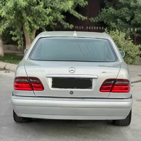 Mercedes-Benz E320 1996