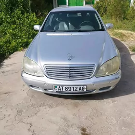 Mercedes-Benz S-Class 2001