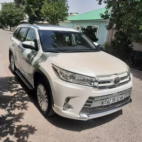 Toyota Highlander 2018