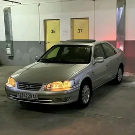 Toyota Camry 2001