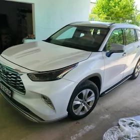Toyota Highlander 2022