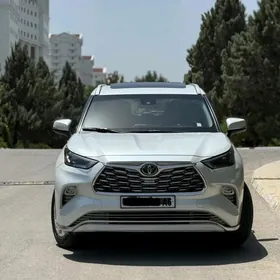 Toyota Highlander 2022