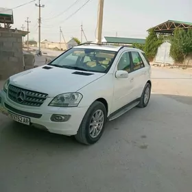 Mercedes-Benz ML350 2005