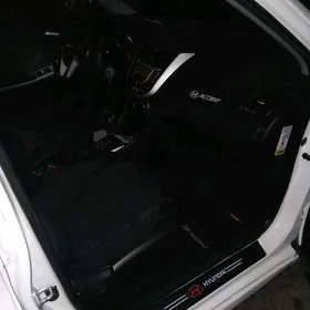 Hyundai Accent 2013