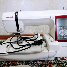 Janome. 230E