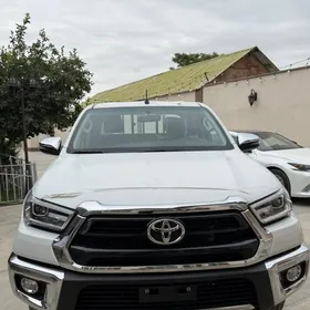 Toyota Hilux 2025