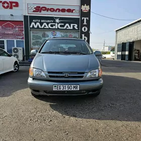 Toyota Sienna 1999
