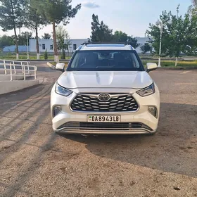 Toyota Highlander 2020