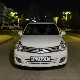 Nissan Versa 2008