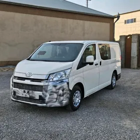 Toyota Hiace 2025