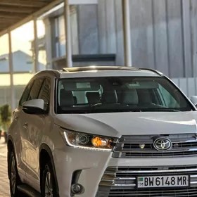 Toyota Highlander 2019