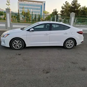 Hyundai Elantra 2019