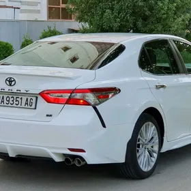 Toyota Camry 2018