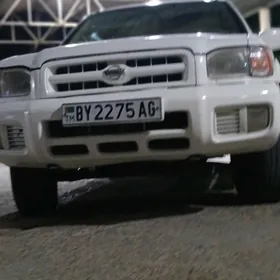 Nissan Pathfinder 2001