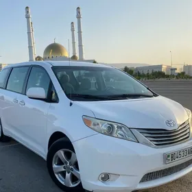 Toyota Sienna 2010