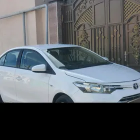 Toyota Yaris 2014