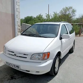 Toyota Sienna 2000