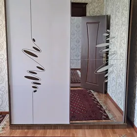 Шкаф