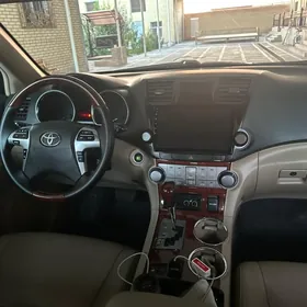 Toyota Highlander 2011