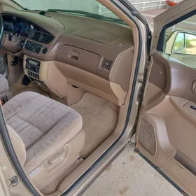 Toyota Sienna 2002