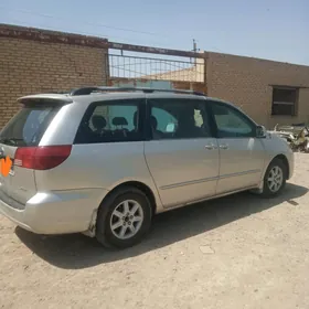 Toyota Sienna 2005