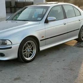 BMW E39 2001
