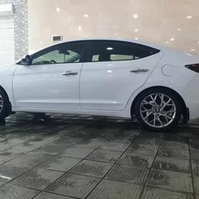 Hyundai Elantra 2020