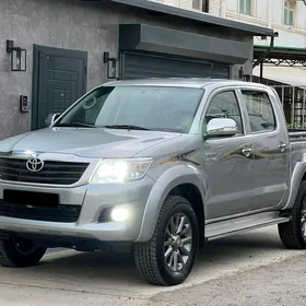 Toyota Hilux 2015