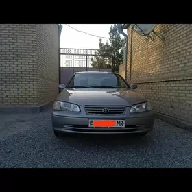 Toyota Camry 2000