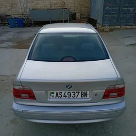 BMW E39 2000