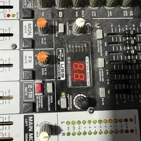 toy pult BEHRINGER PULT