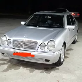 Mercedes-Benz E320 1999