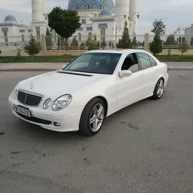 Mercedes-Benz E500 2004