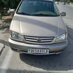 Toyota Sienna 2003