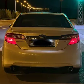 Toyota Camry 2014