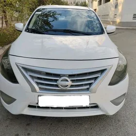 Nissan Versa 2016