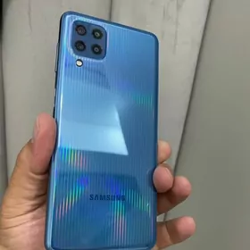 Samsung M32