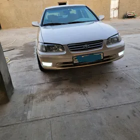 Toyota Camry 2000