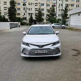 Toyota Camry 2019
