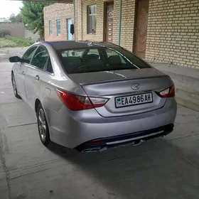 Hyundai Sonata 2011