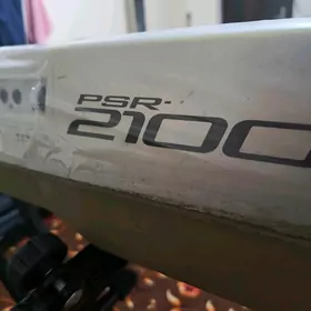 Yamaha 2100psr