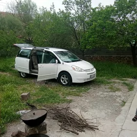 Toyota Sienna 2004