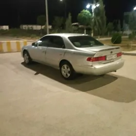 Toyota Camry 2000