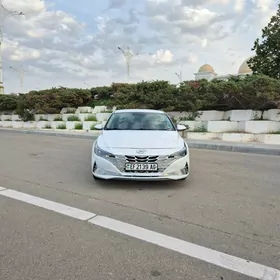 Hyundai Elantra 2021