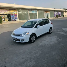 Nissan Versa 2012