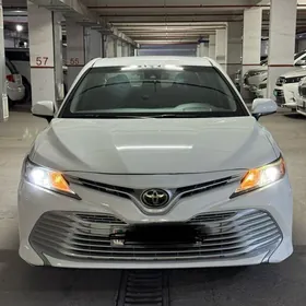 Toyota Camry 2018